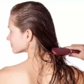 طريقة تنعيم الشعر بعد الاستحمام